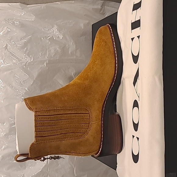 NWT Coach Bowery Chelsea Ankle Boot in Camel Size 5 - Picture 4 of 6